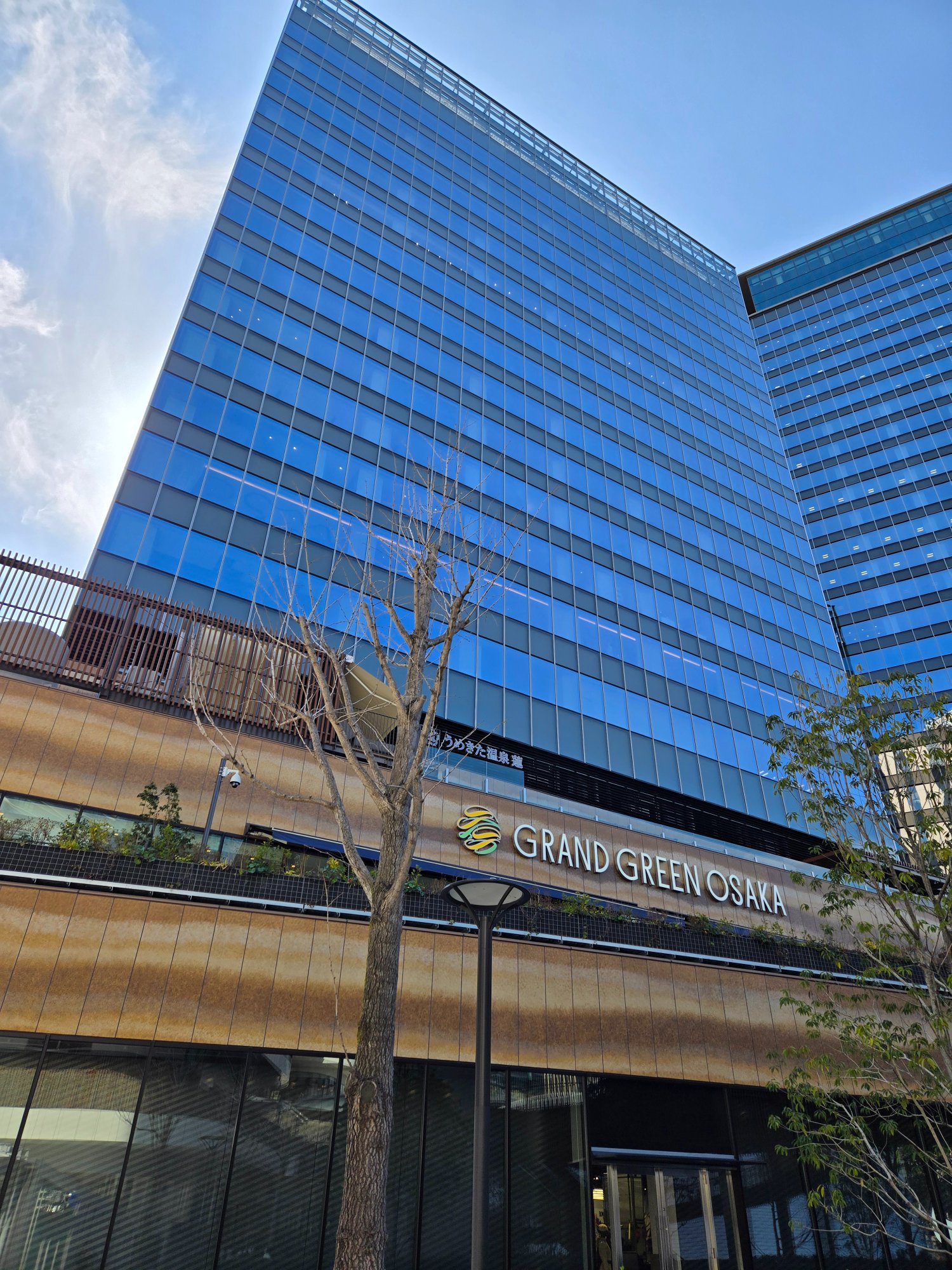 グラングリーン大阪 タワー外観